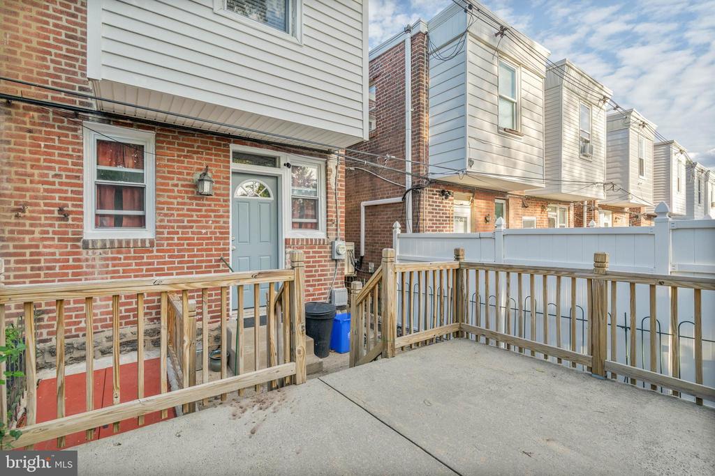 5878 Henry Ave