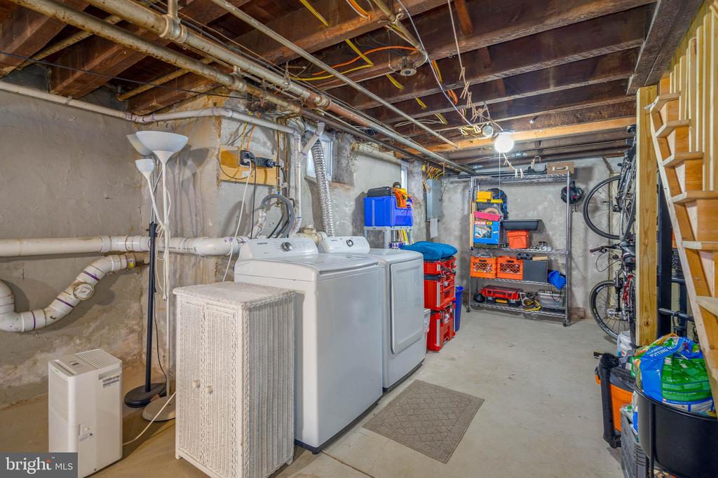5878 Henry Ave