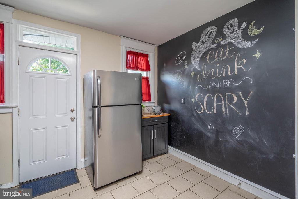 5878 Henry Ave