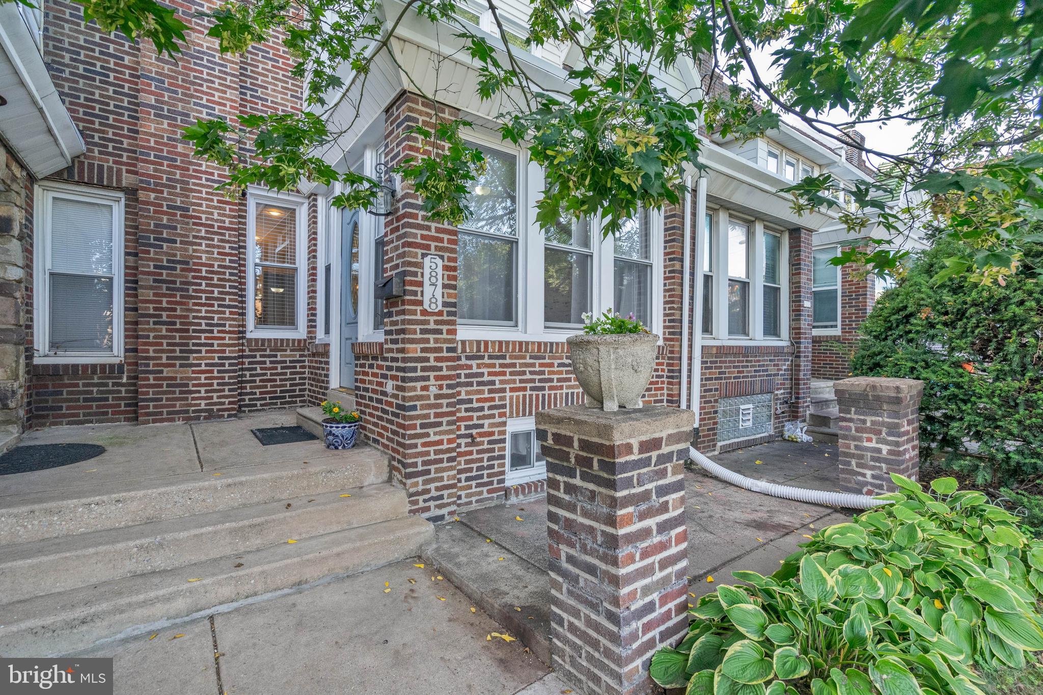 5878 Henry Ave
