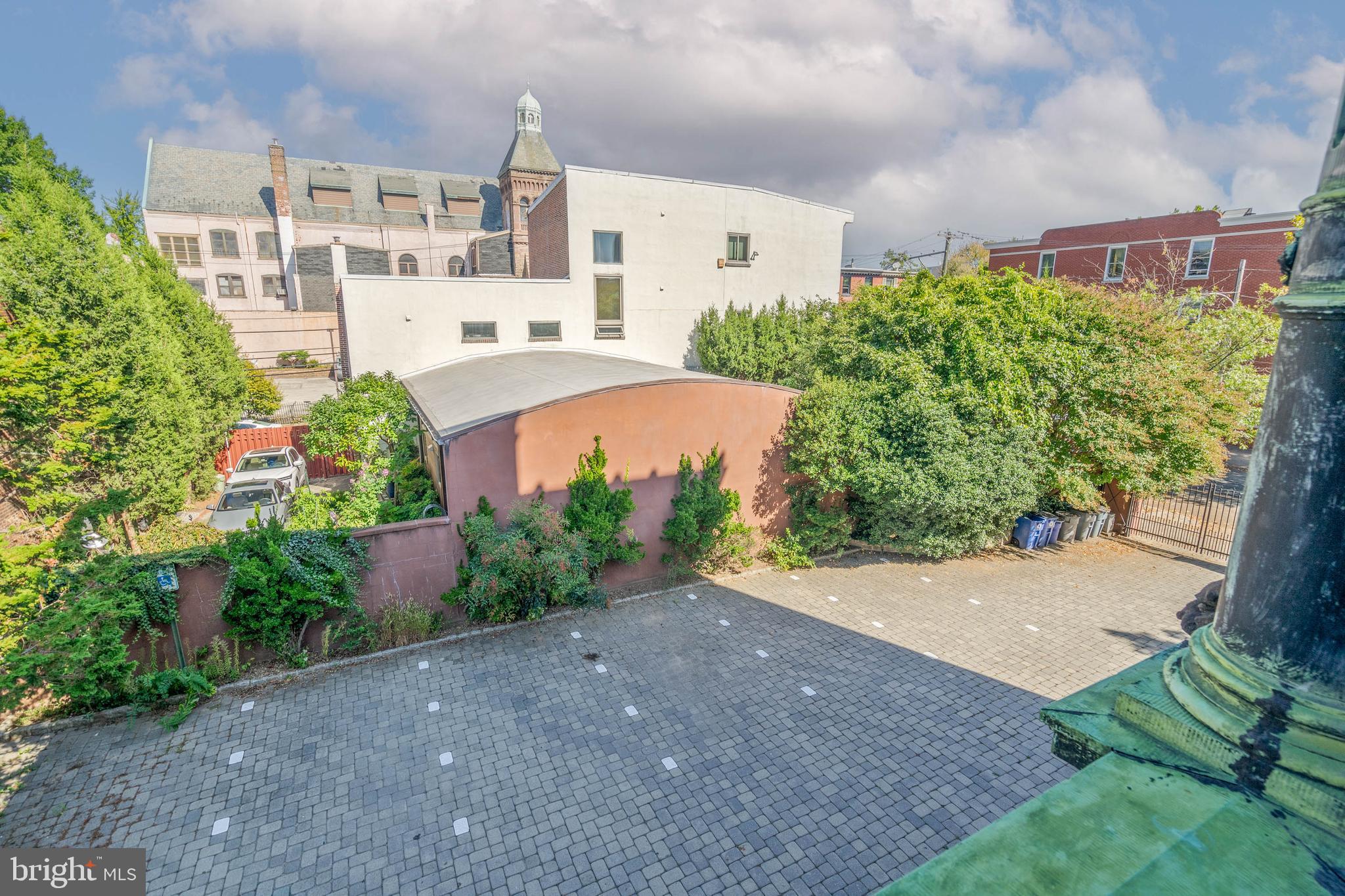 2201-5 Green St
