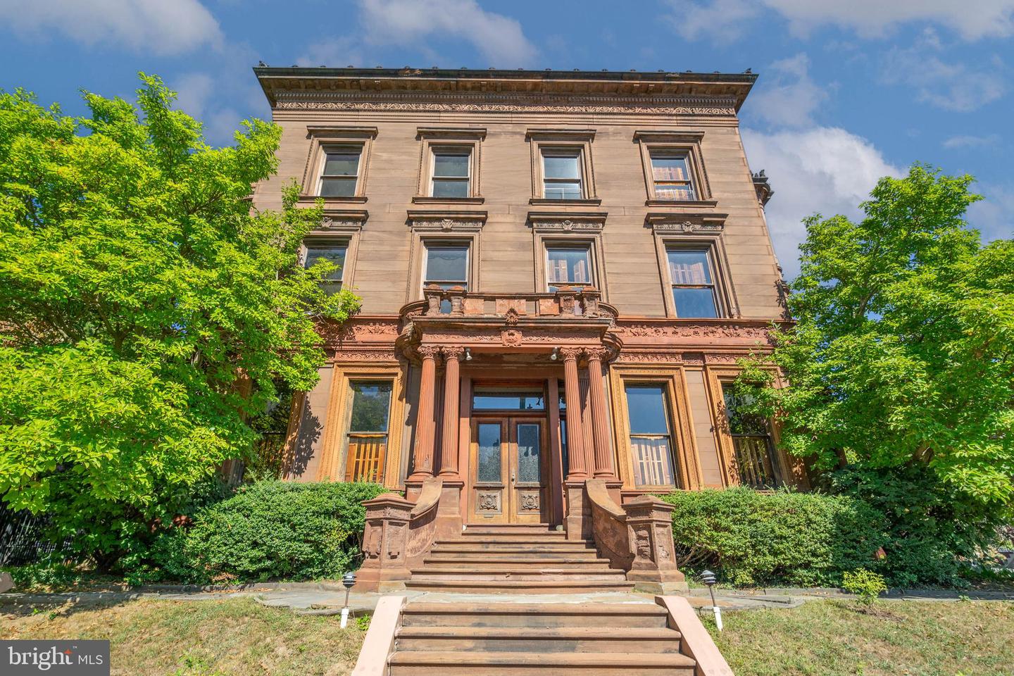 2201-5 Green St