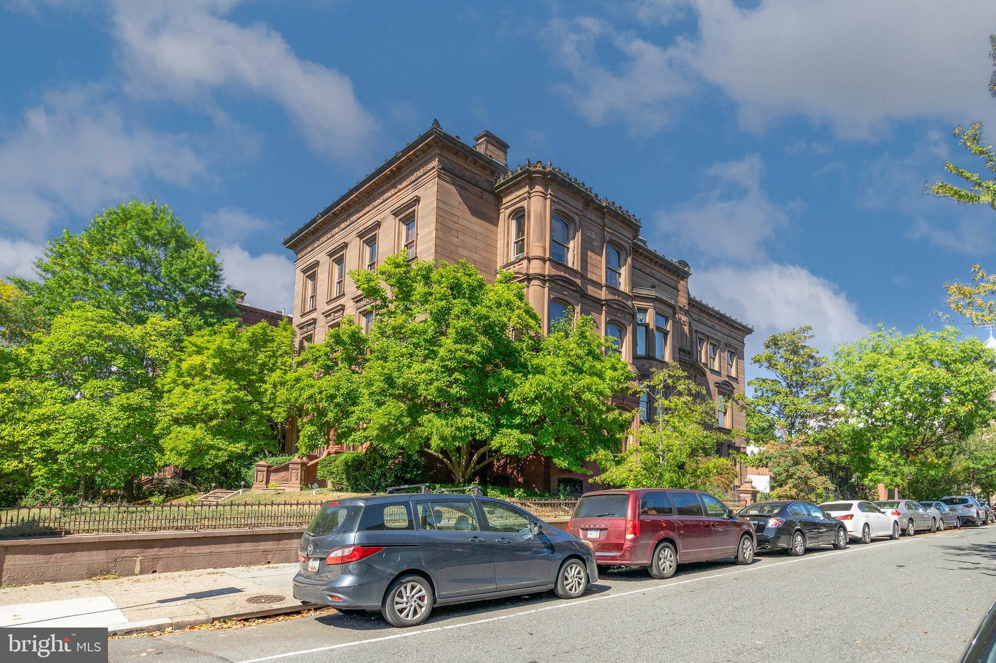 2201-5 Green St