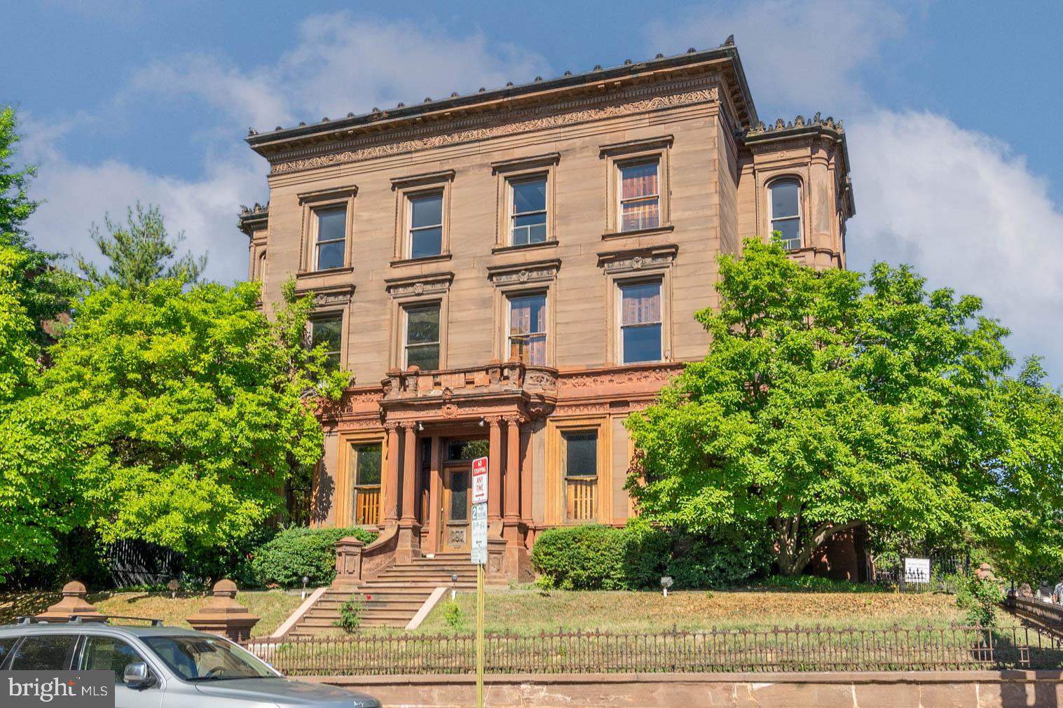 2201-5 Green St