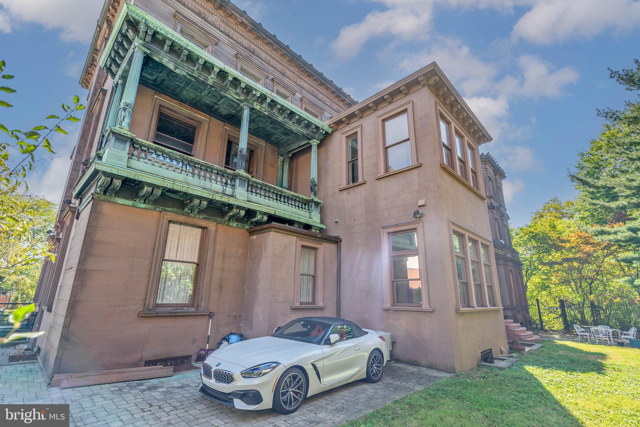 2201-5 Green St