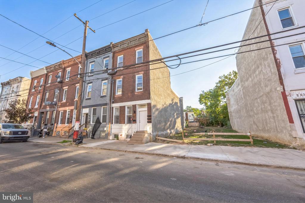 2339 N 17TH ST #4