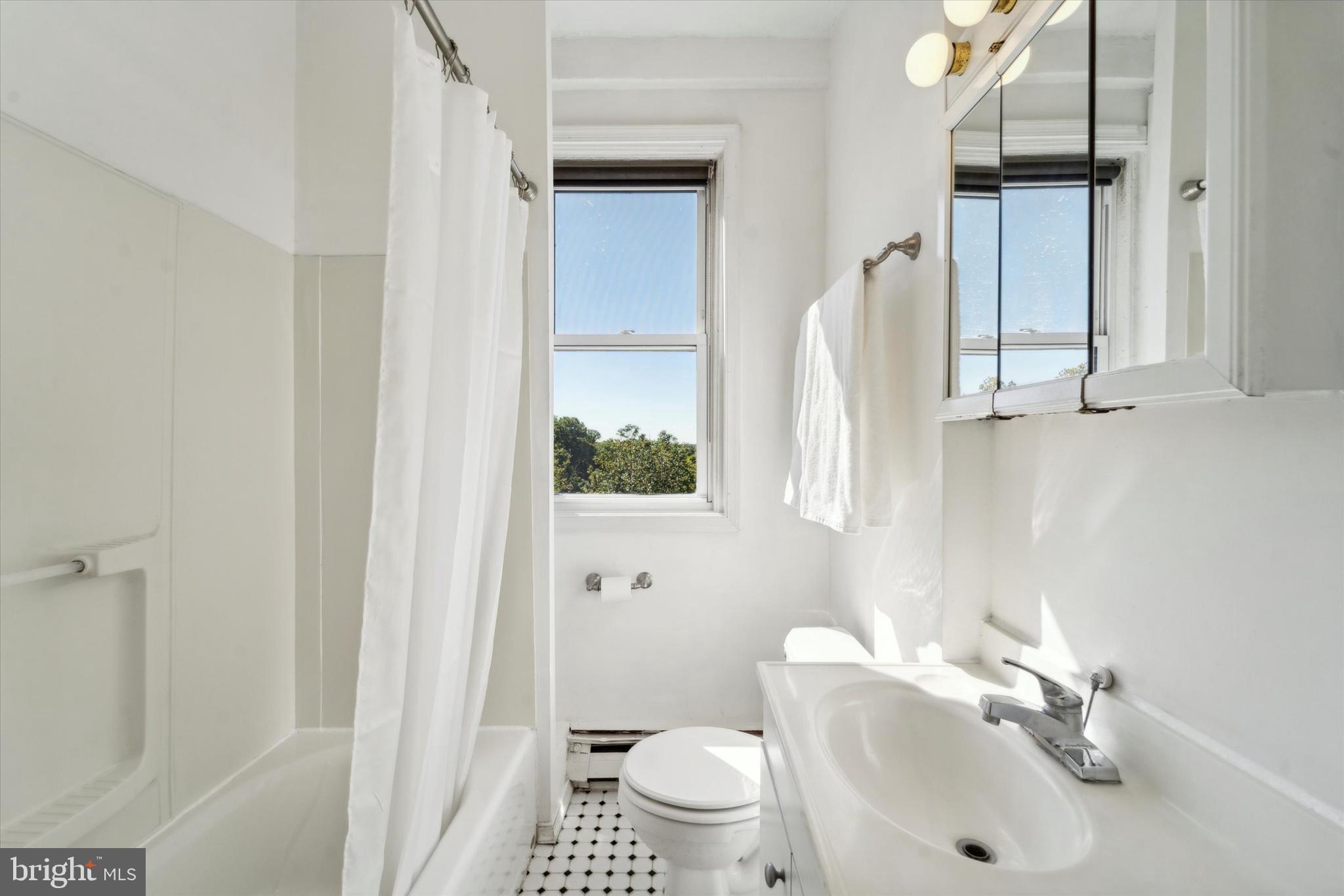 400-14 W Hortter St #704