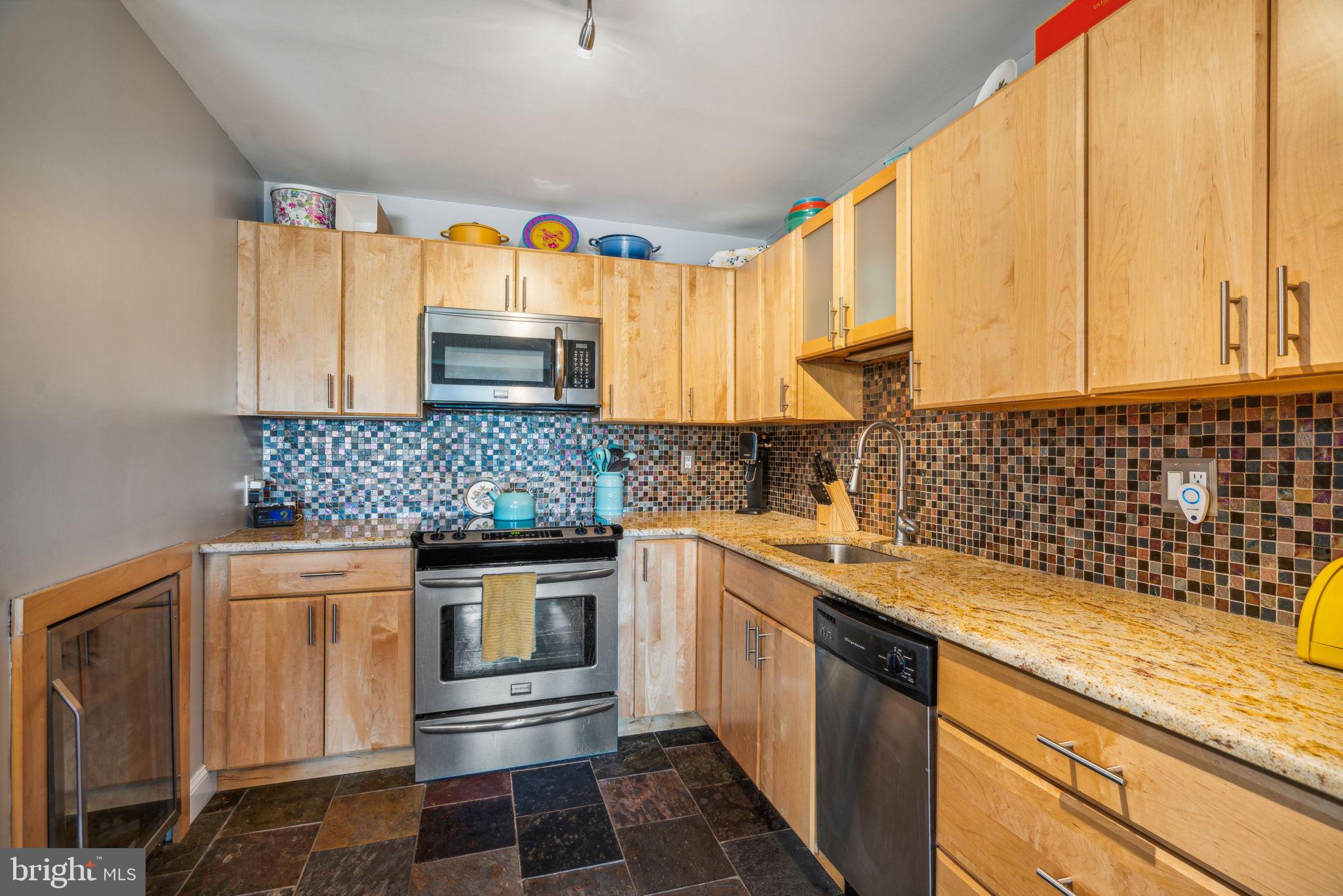 200-10 Lombard St #805