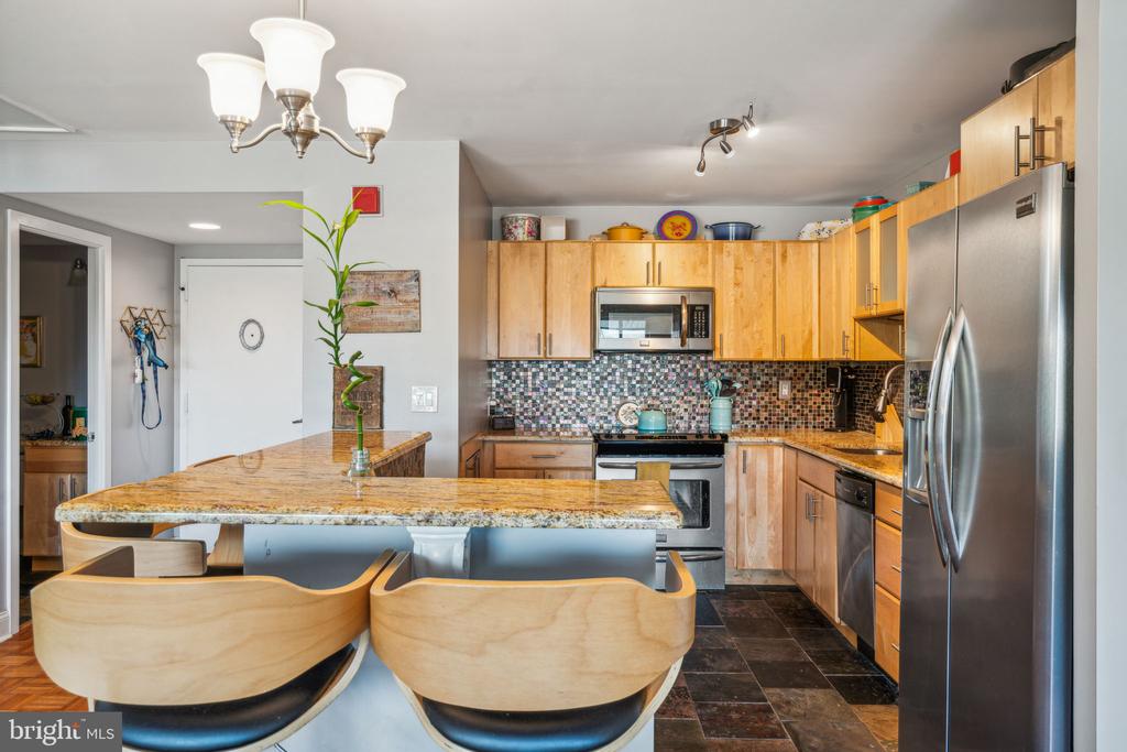 200-10 Lombard St #805
