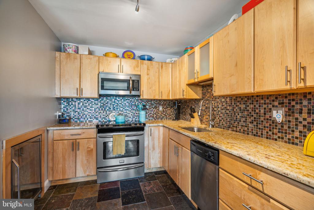 200-10 Lombard St #805