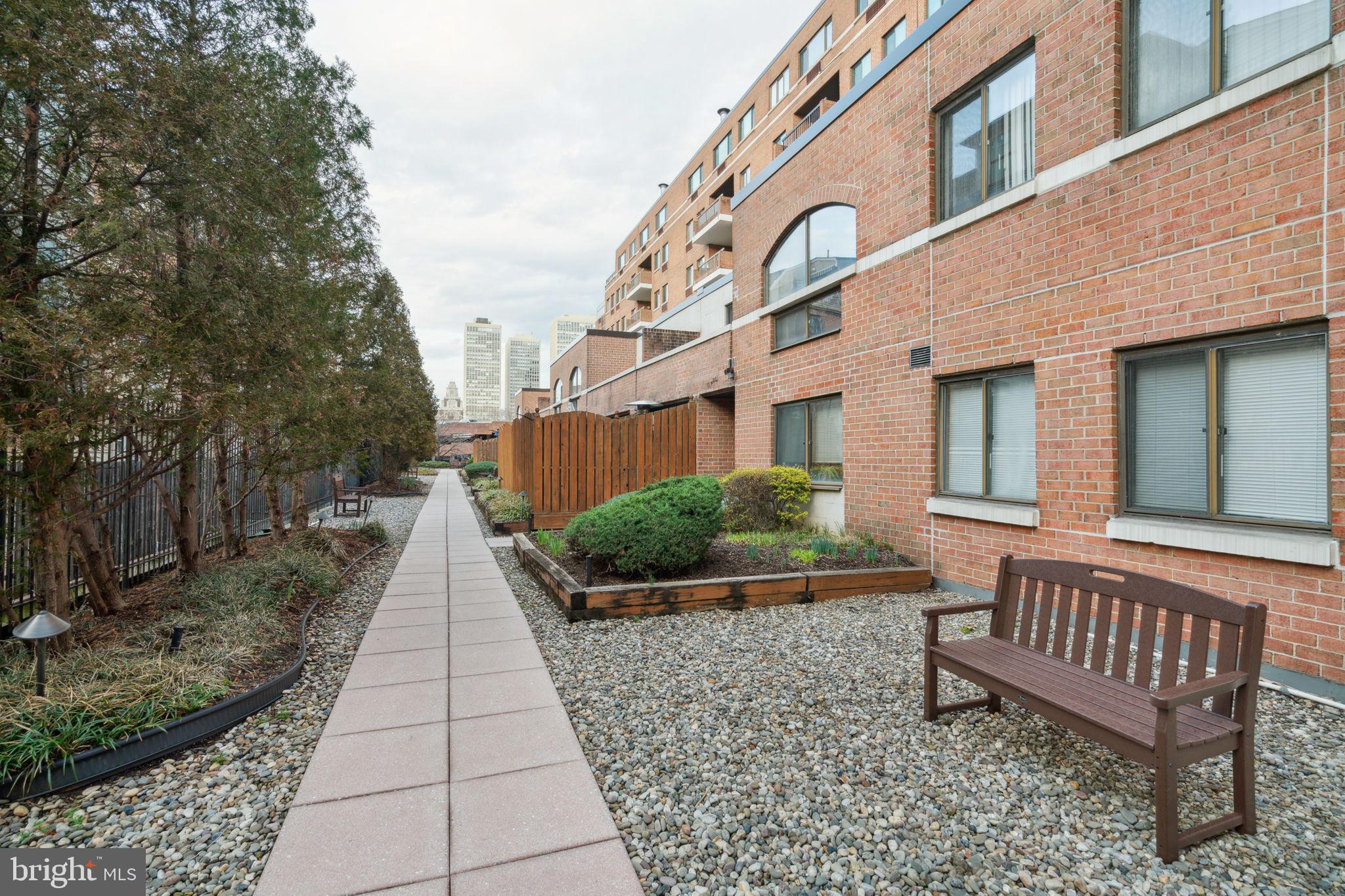 200-10 Lombard St #805
