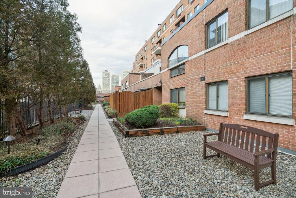 200-10 Lombard St #805