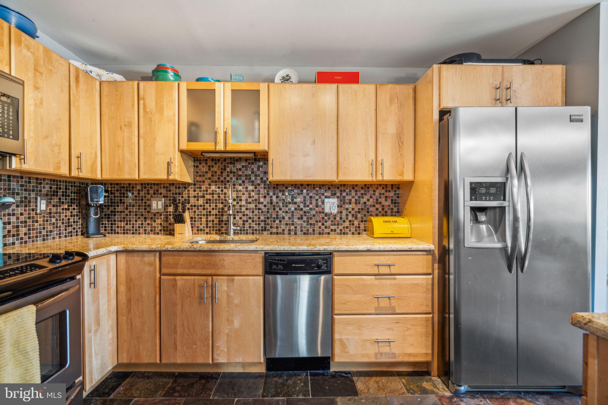 200-10 Lombard St #805