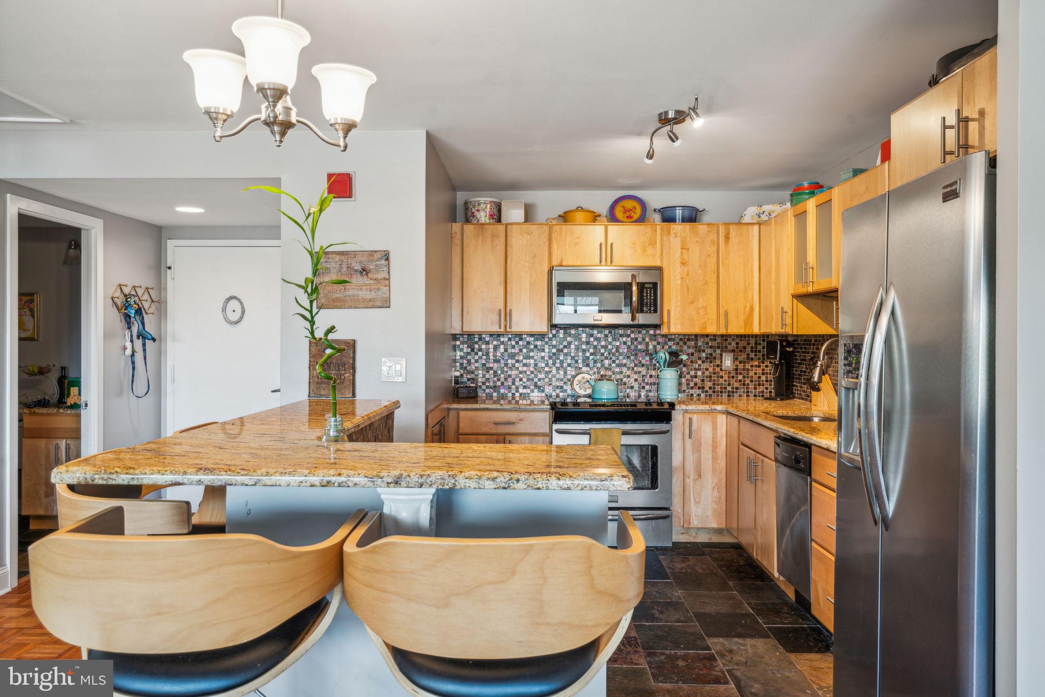 200-10 Lombard St #805