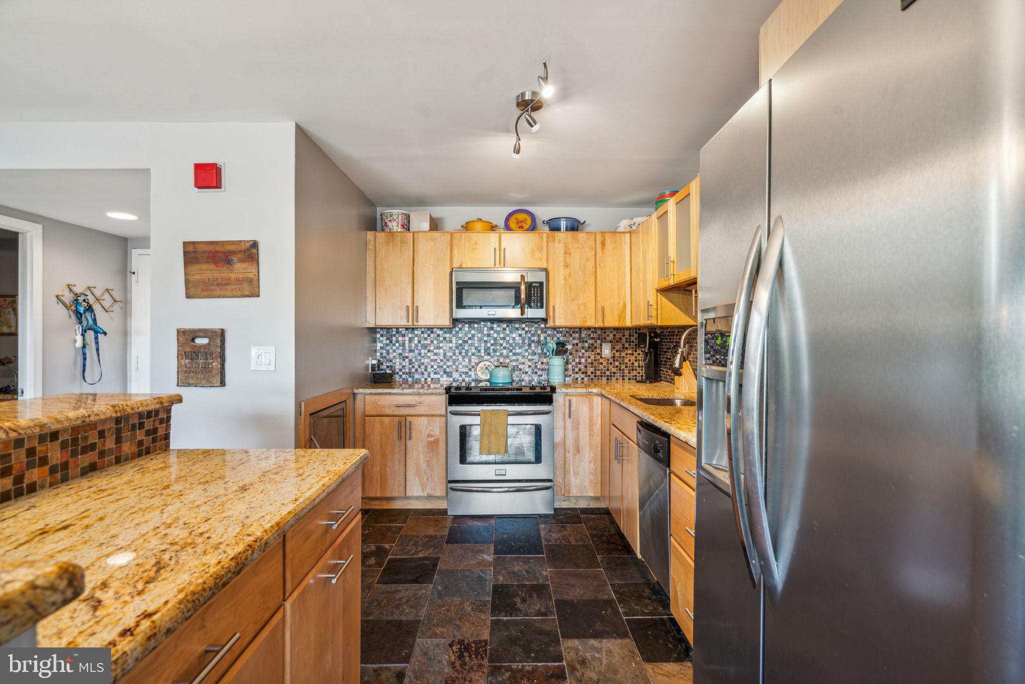 200-10 Lombard St #805