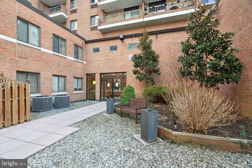 200-10 Lombard St #805