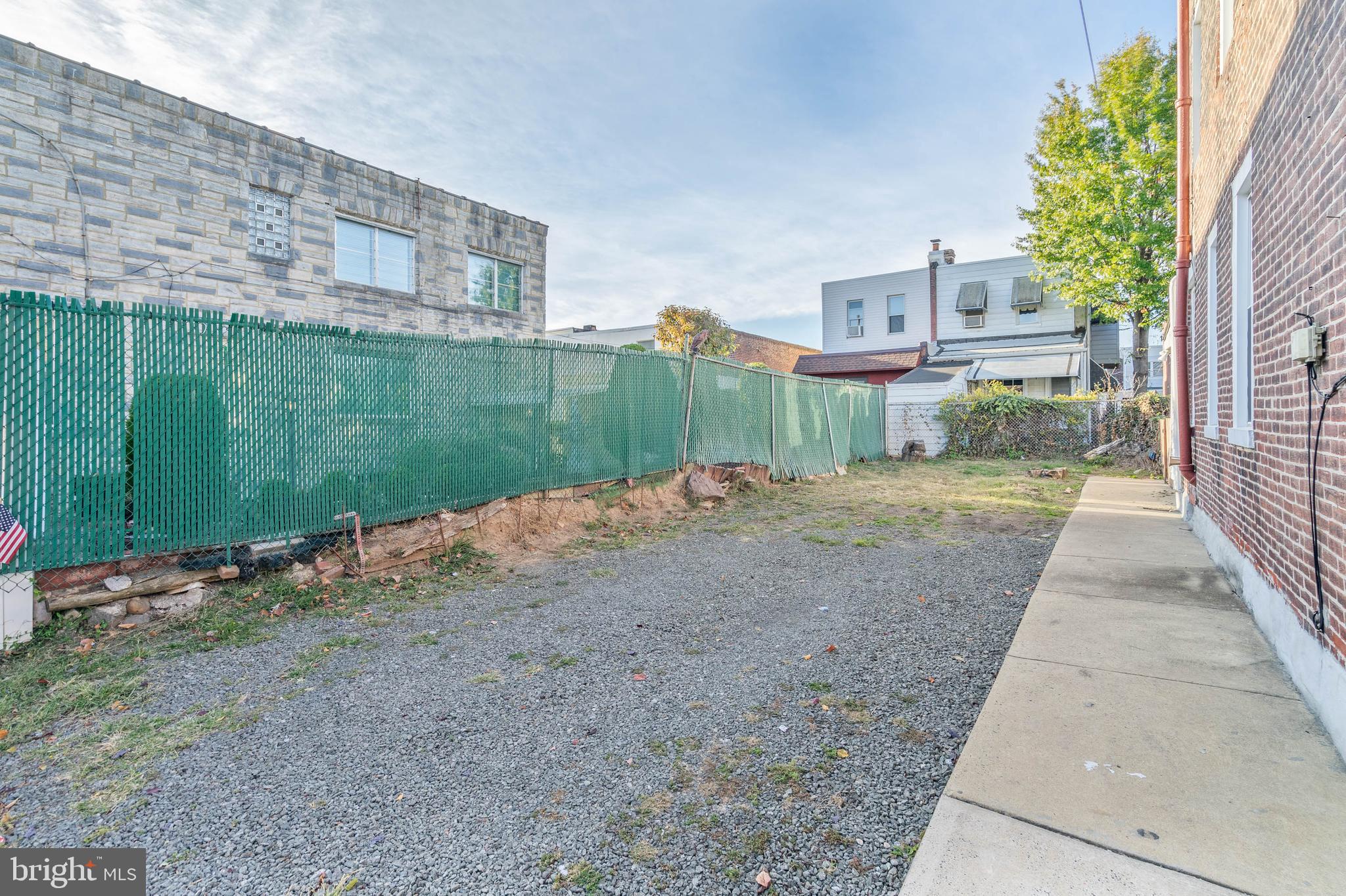 3348-50 Mercer St