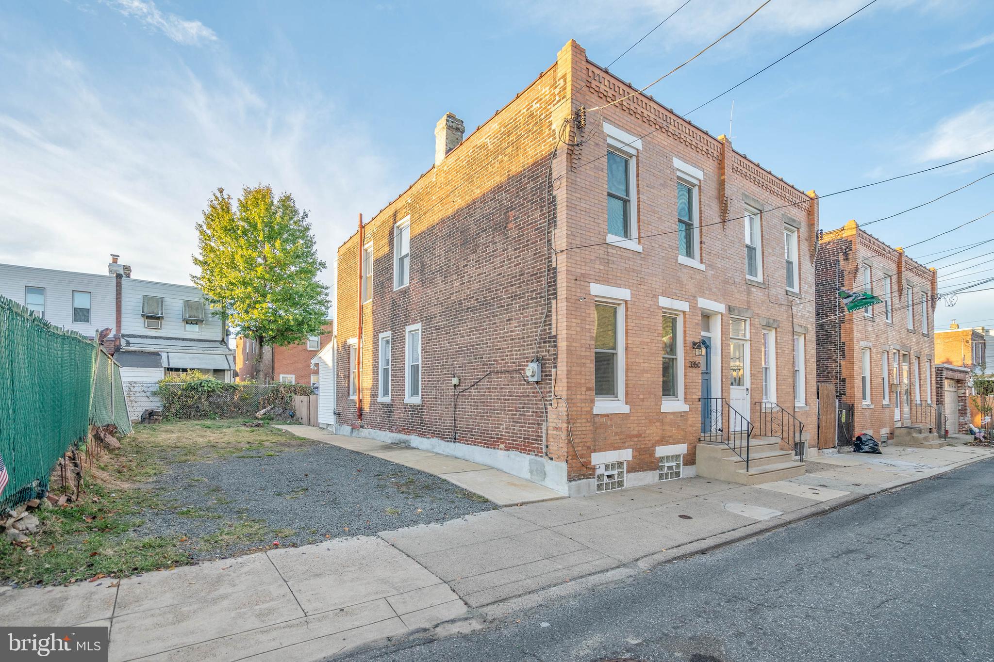 3348-50 Mercer St