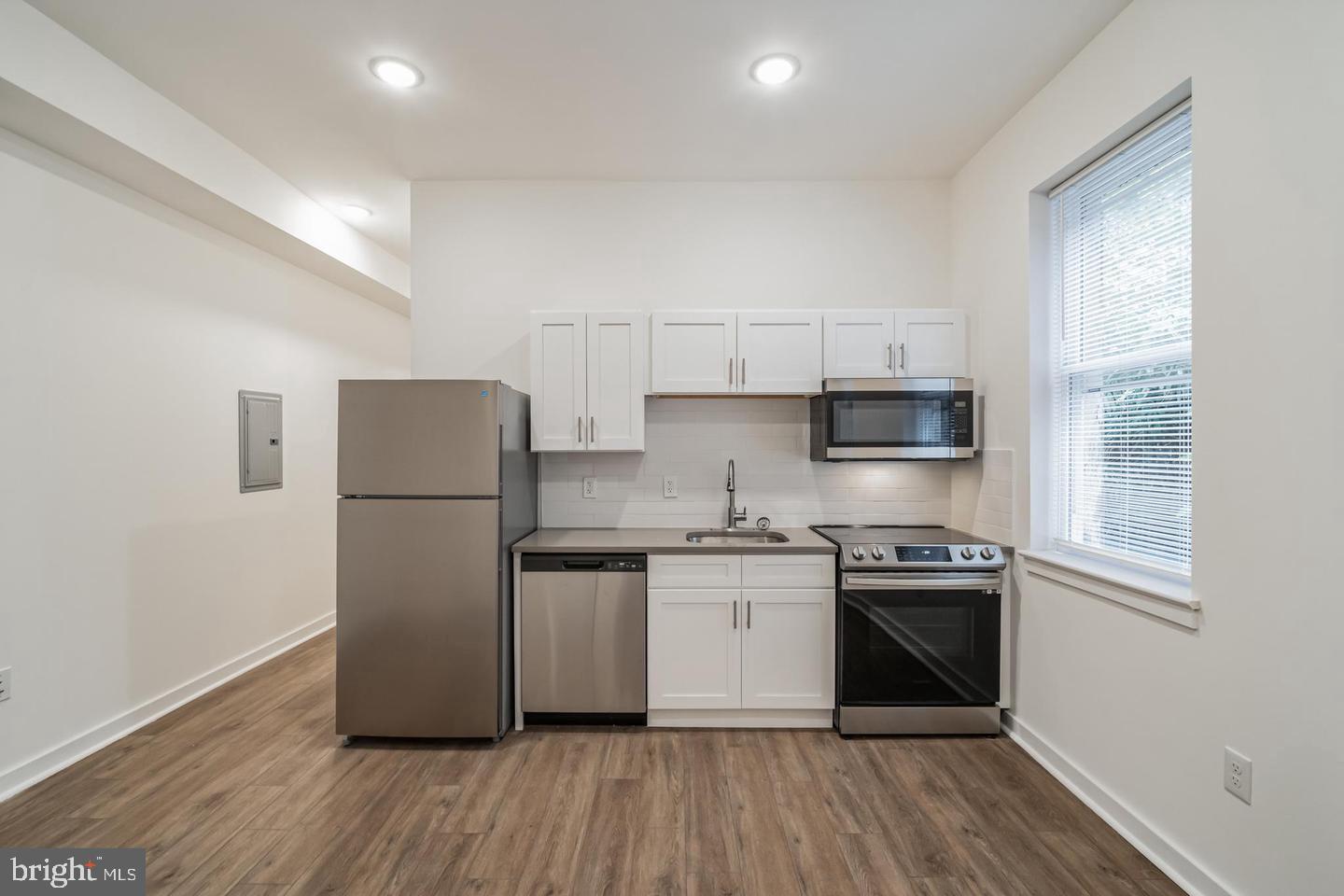 407 S 42ND ST #1F