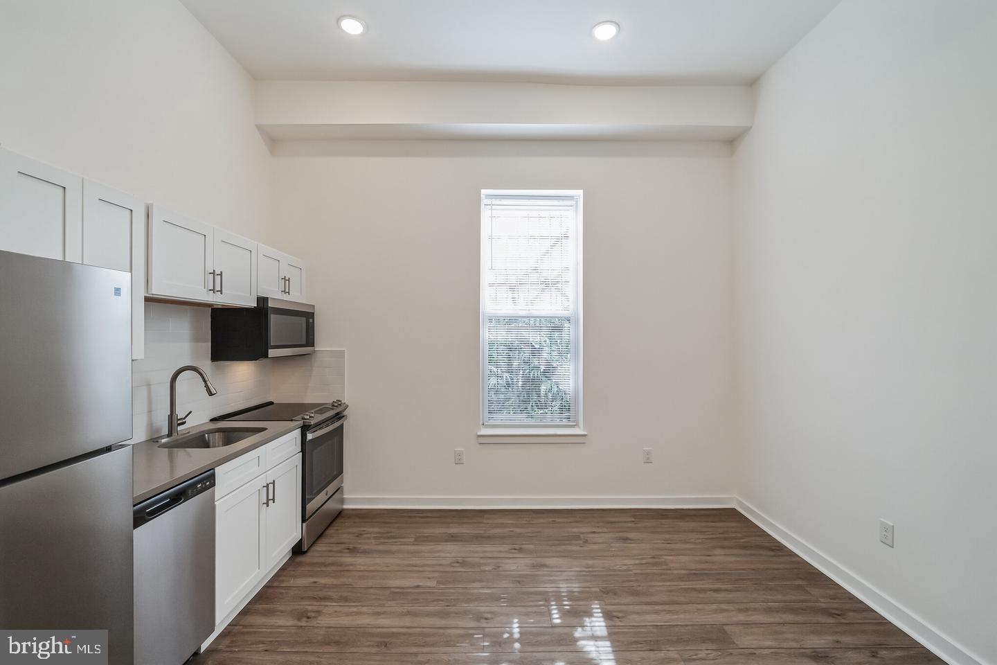 407 S 42ND ST #1F