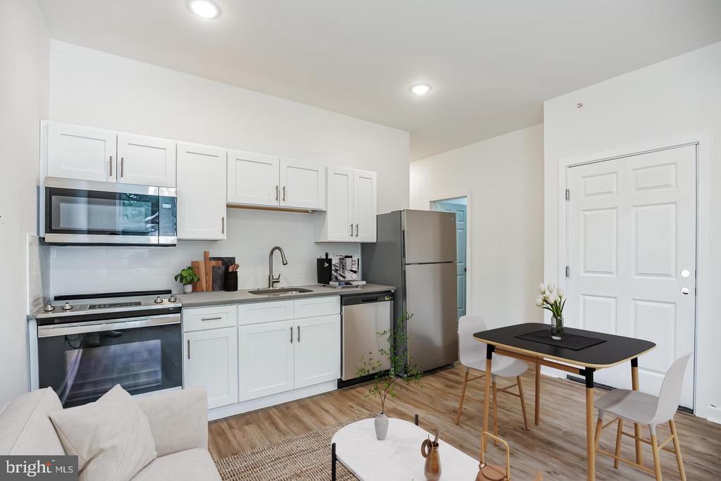 407 S 42ND ST #1F