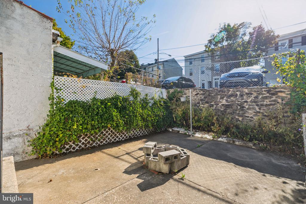 129 Davis St