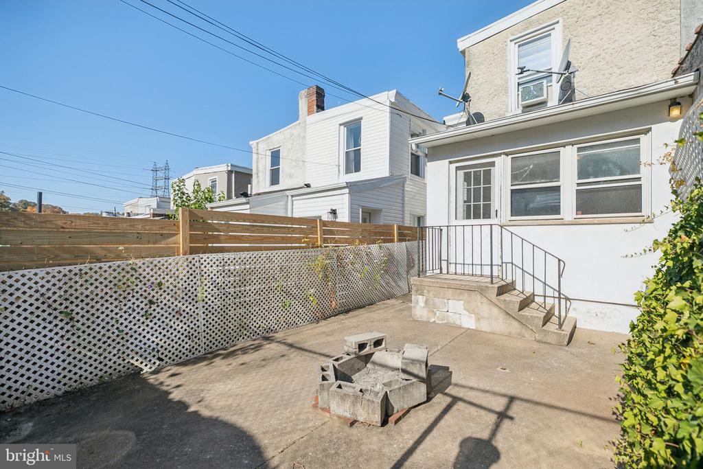129 Davis St