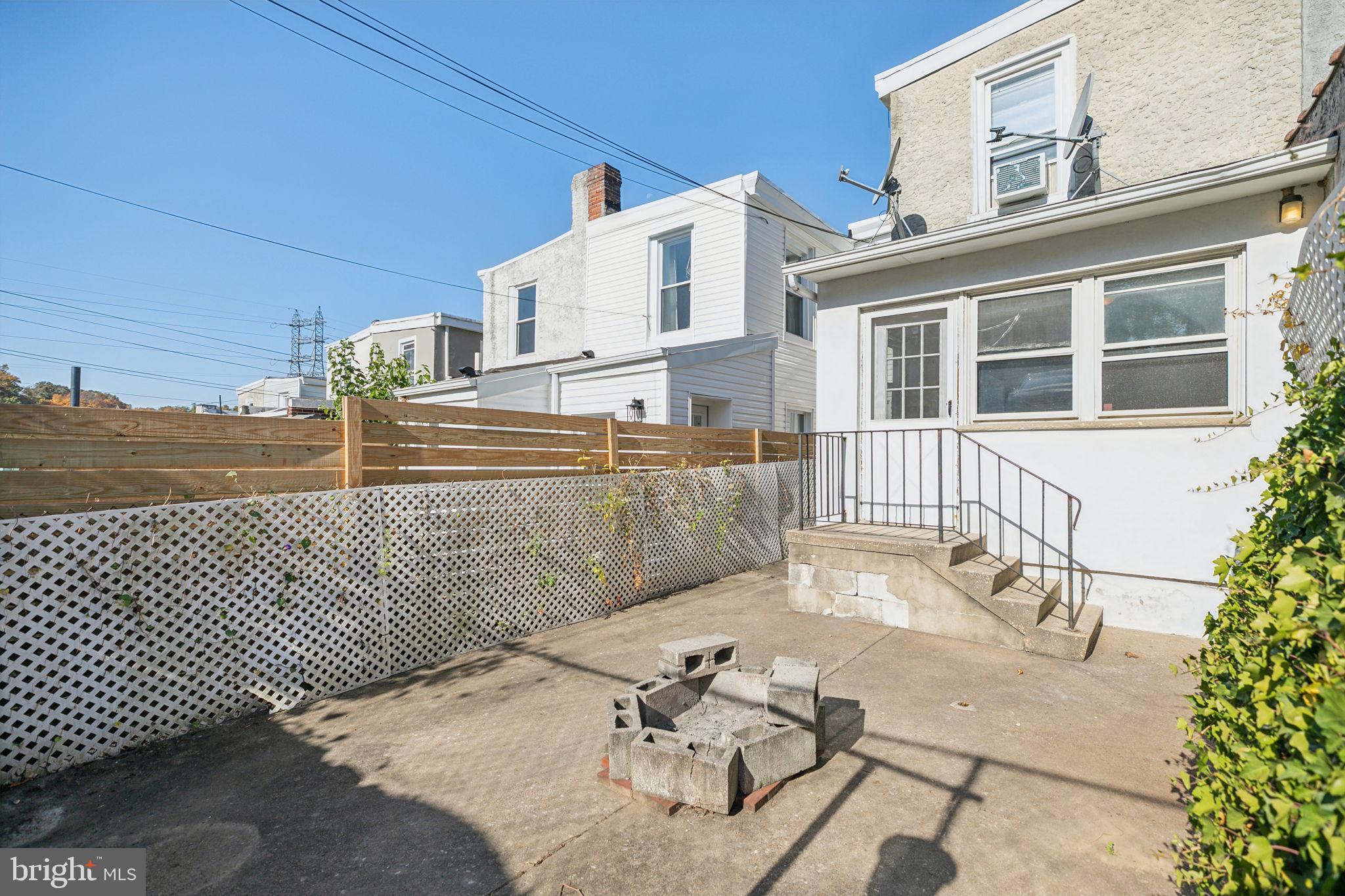 129 Davis St