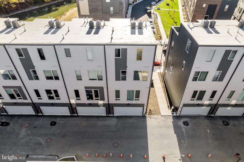 2220 Northbank Pl
