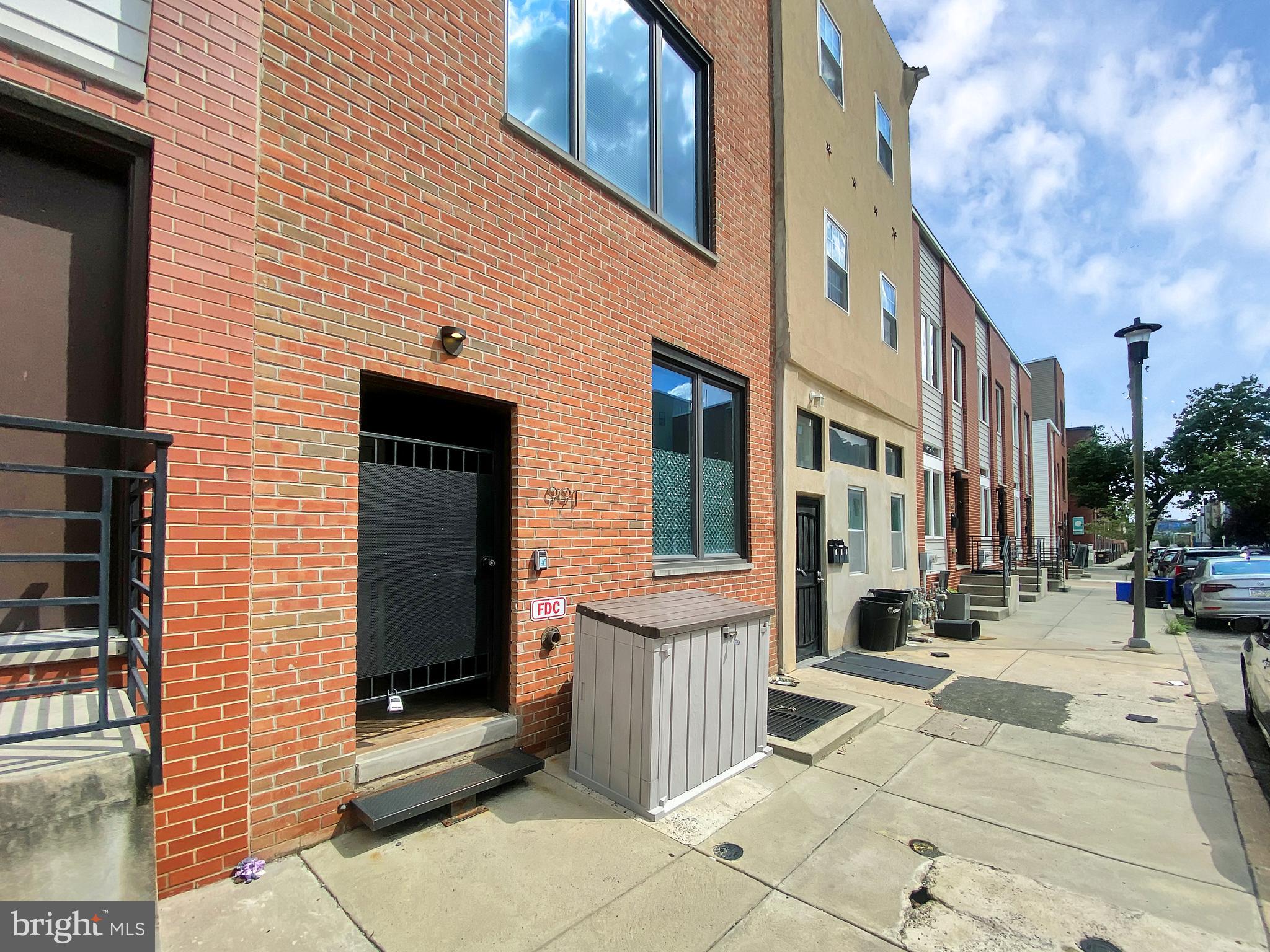 991 N MARSHALL ST #B