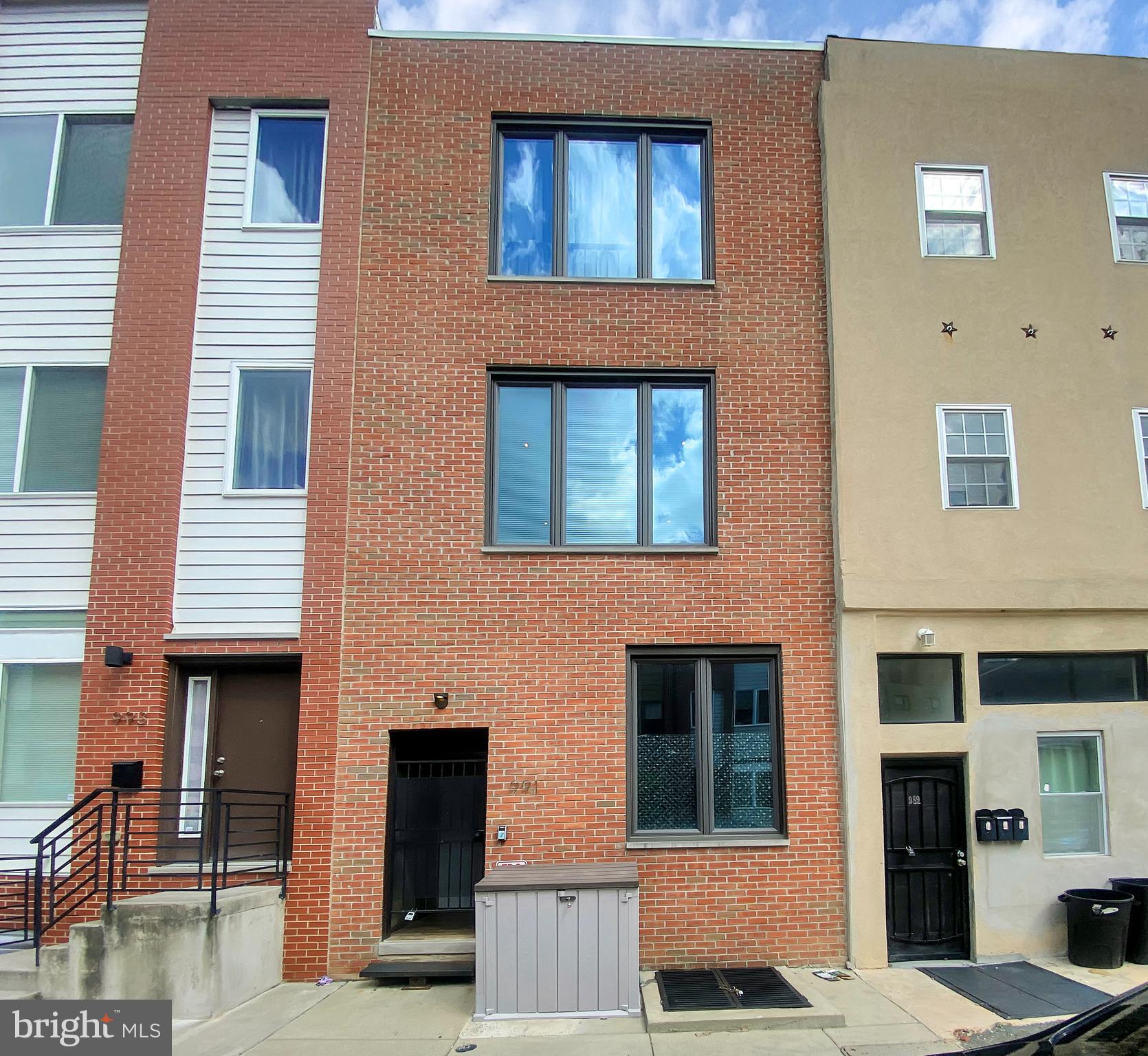 991 N MARSHALL ST #B