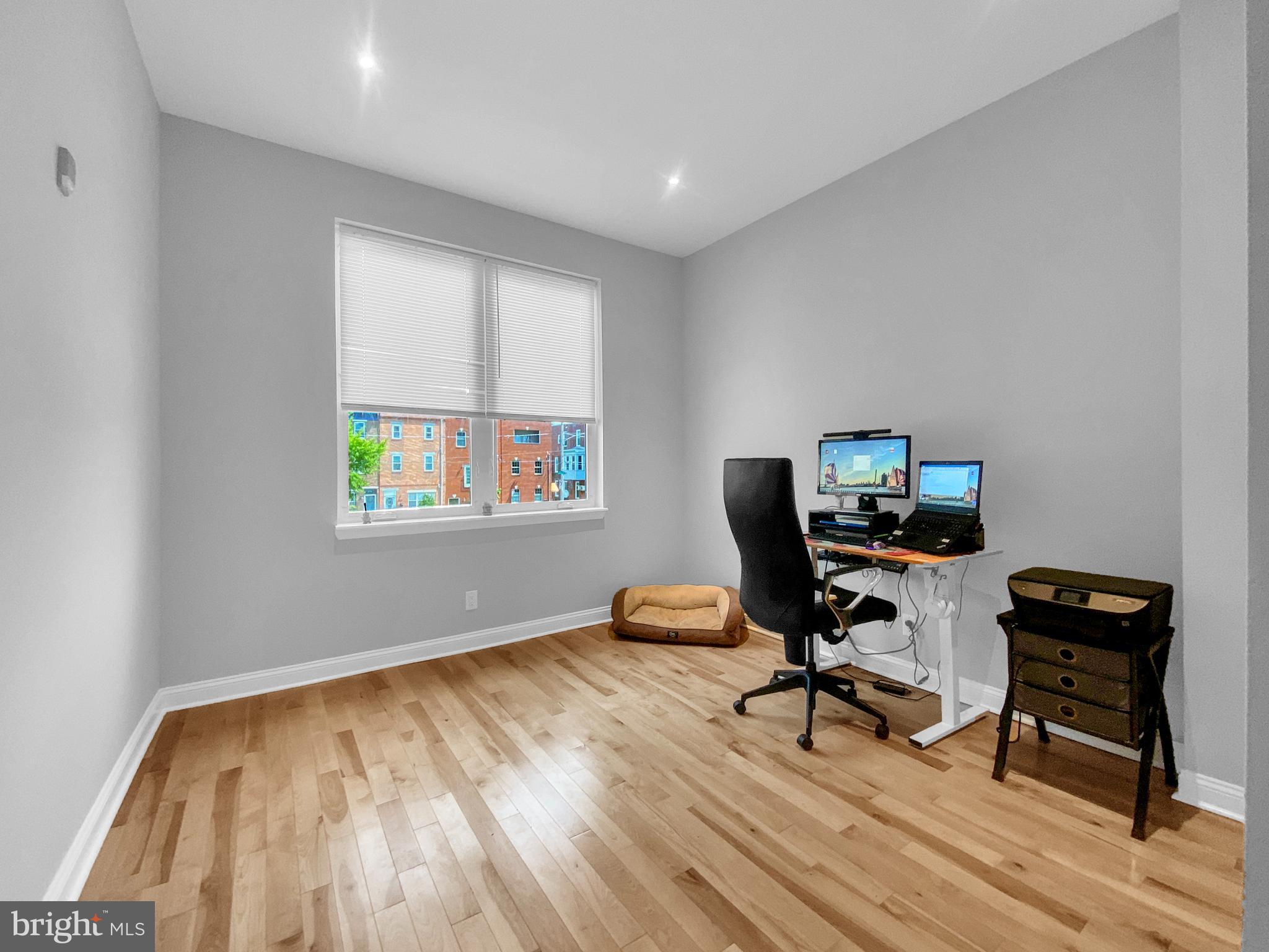 991 N MARSHALL ST #B