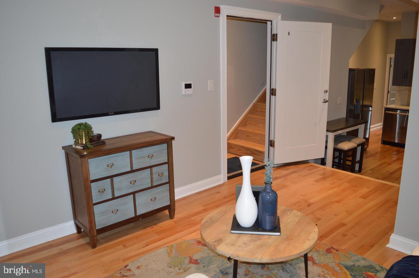 991 N MARSHALL ST #B