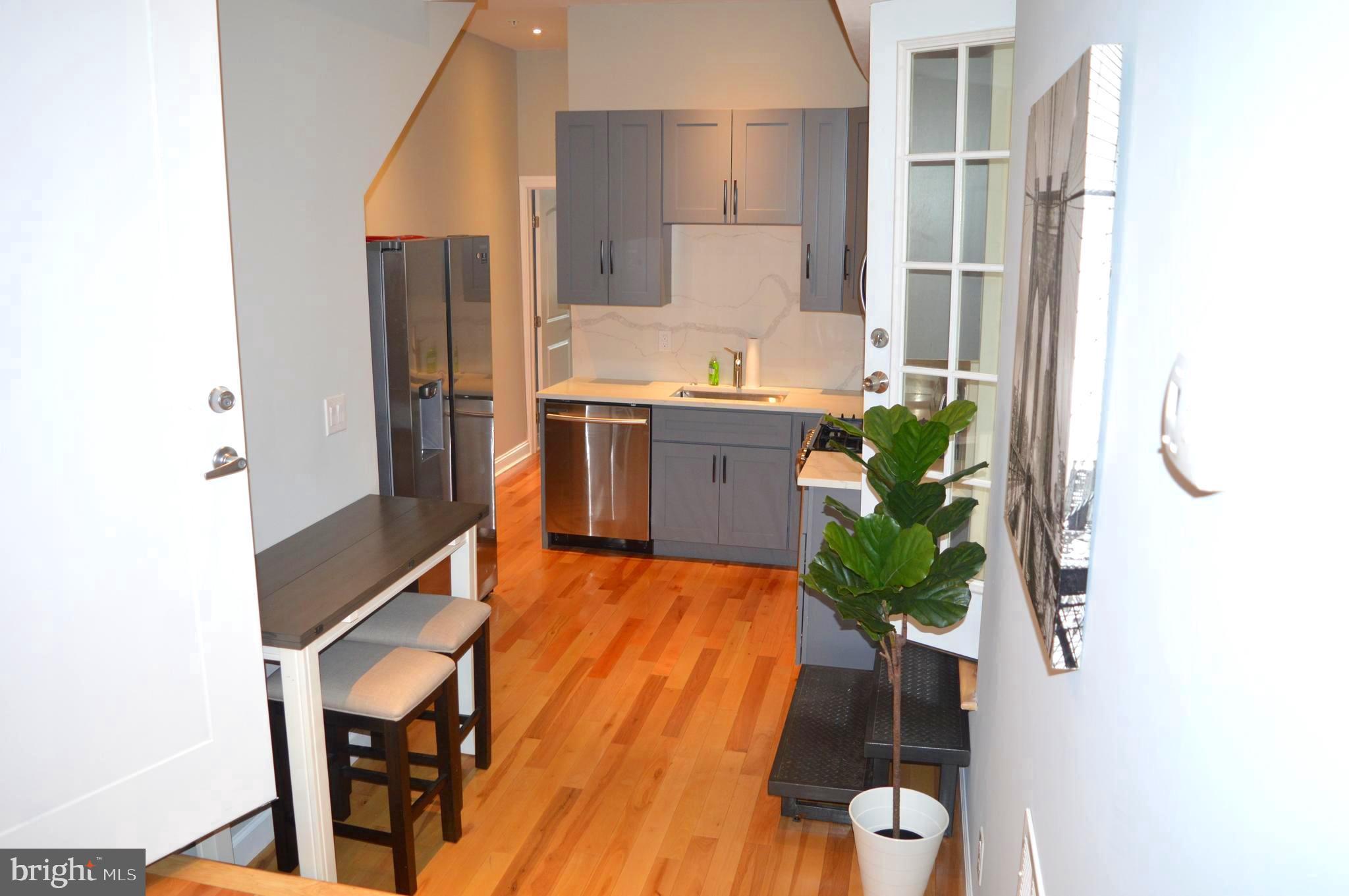 991 N MARSHALL ST #B