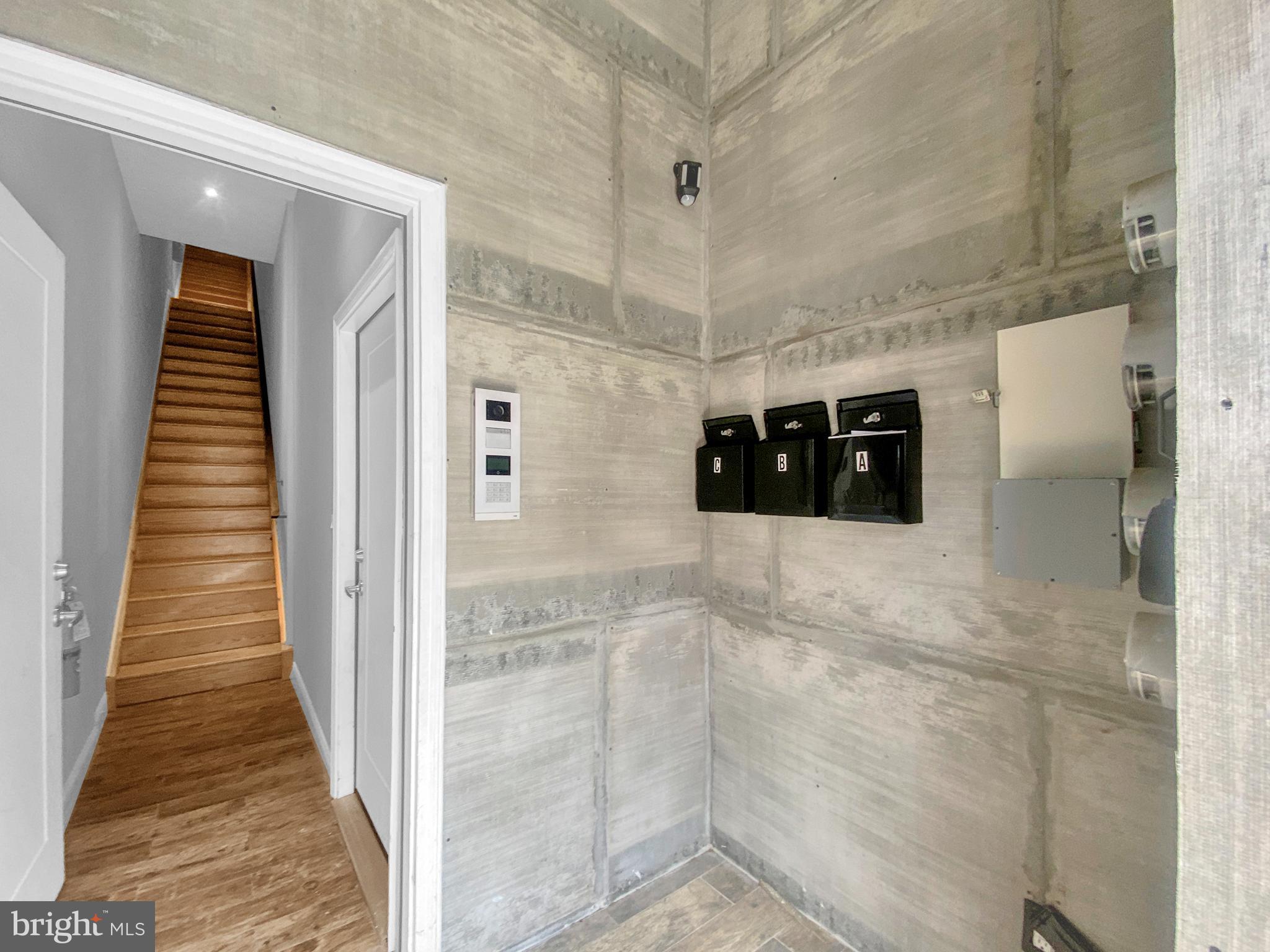 991 N MARSHALL ST #B