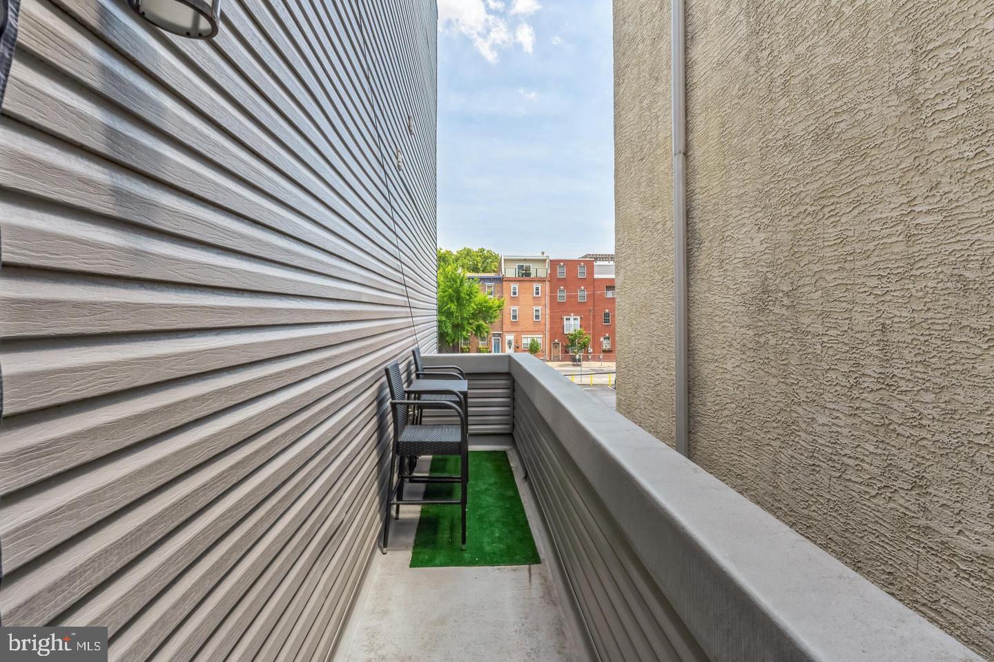 991 N MARSHALL ST #B