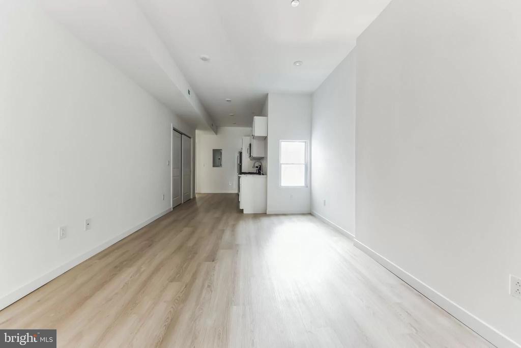 5102 ARCH ST #3