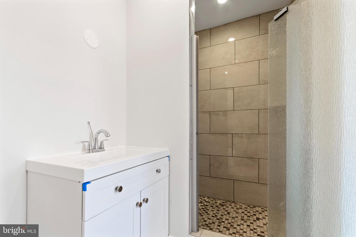 215 N 53RD ST