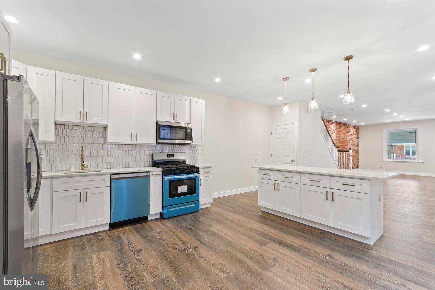 215 N 53RD ST