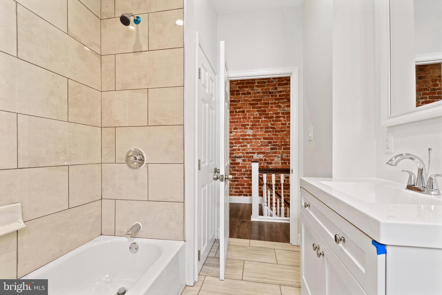 215 N 53RD ST