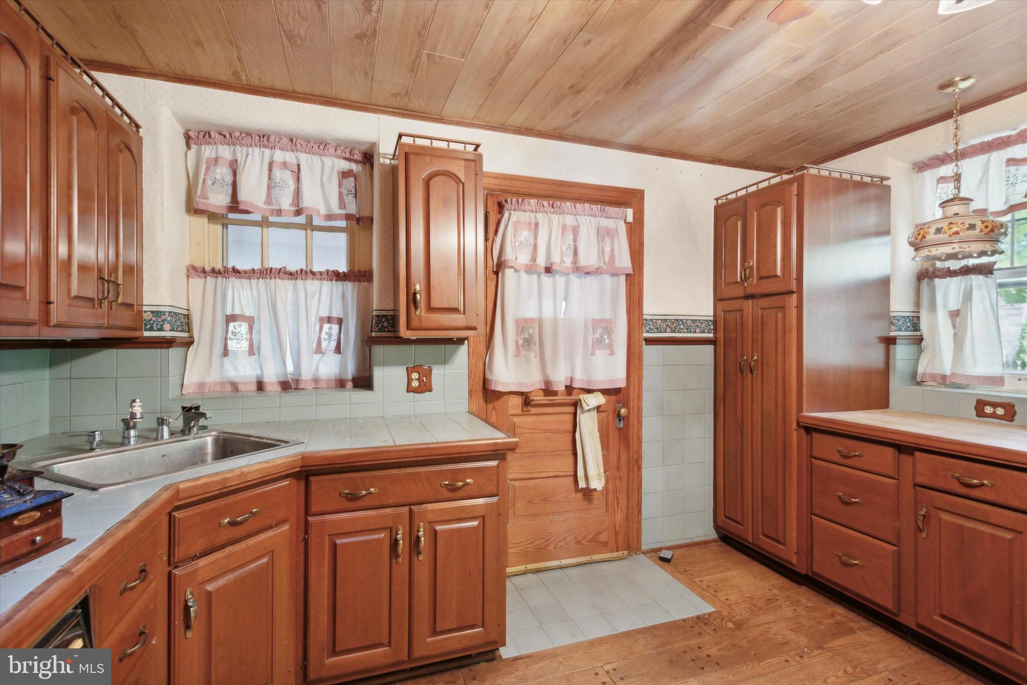 5231 Gainor Rd