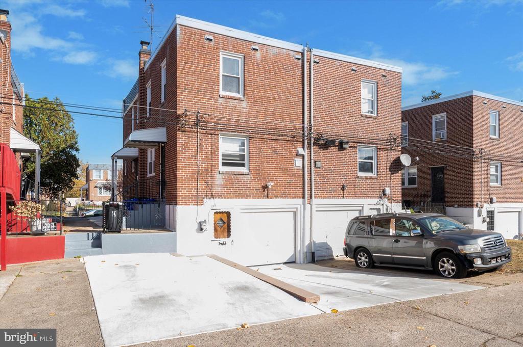 1122 Englewood St