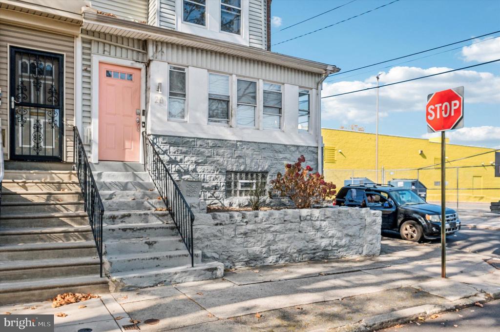 28 S Fallon St