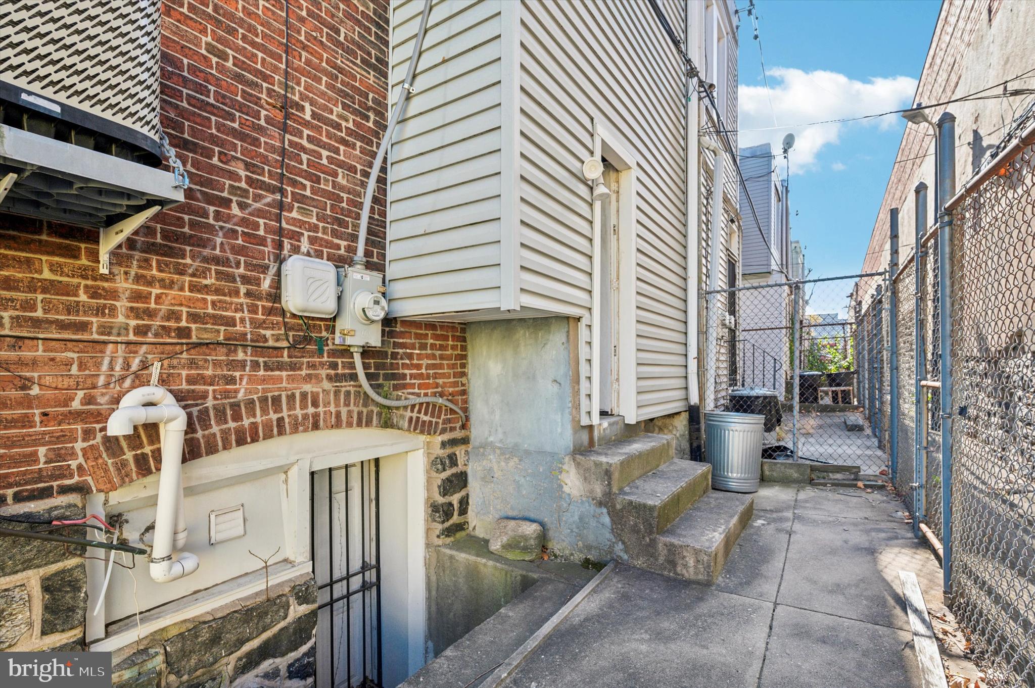 28 S Fallon St
