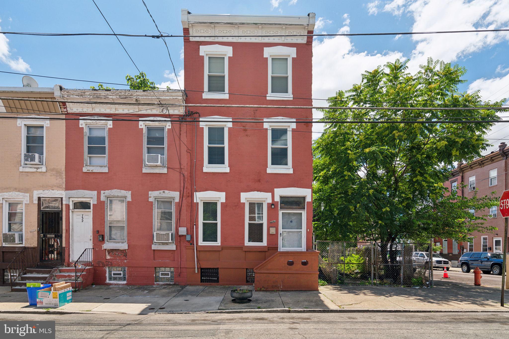 734 W Huntingdon St