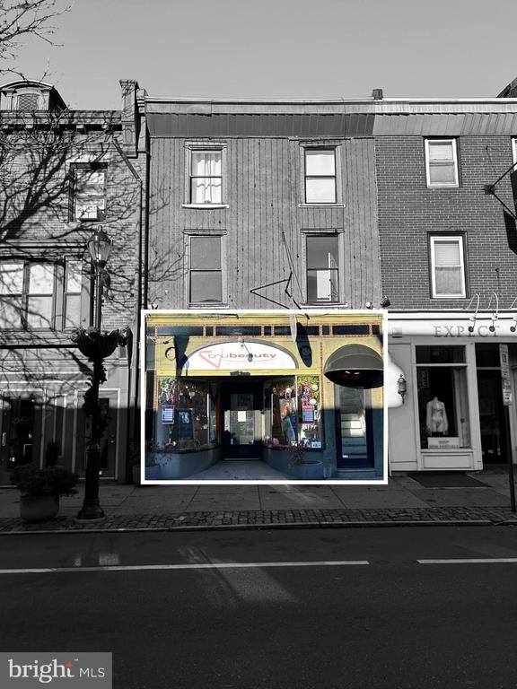 4405 Main St