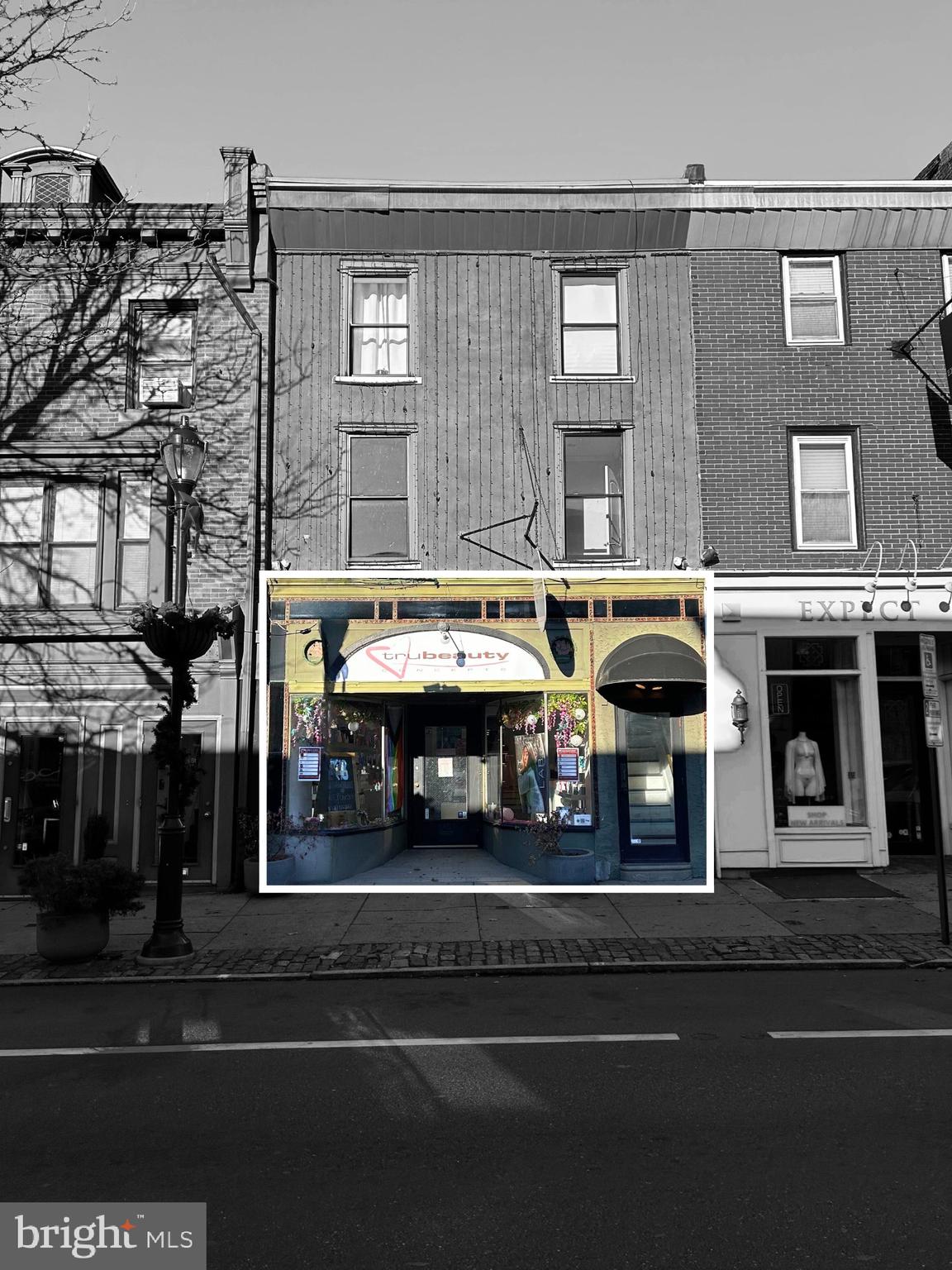 4405 Main St