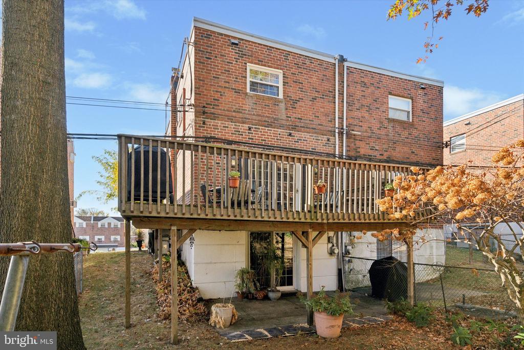 1107 Solly Pl