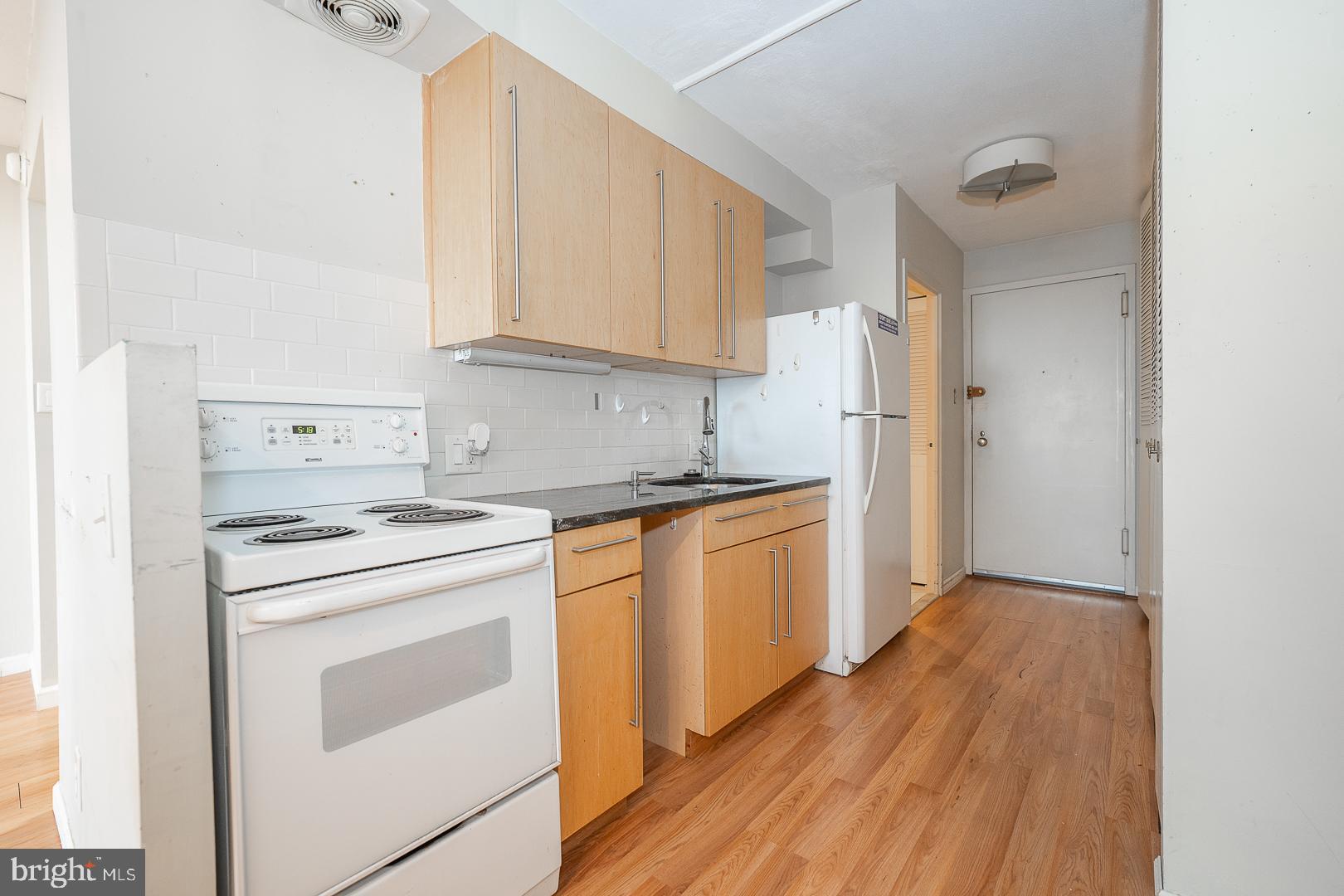 1901 John F Kennedy Blvd #2305