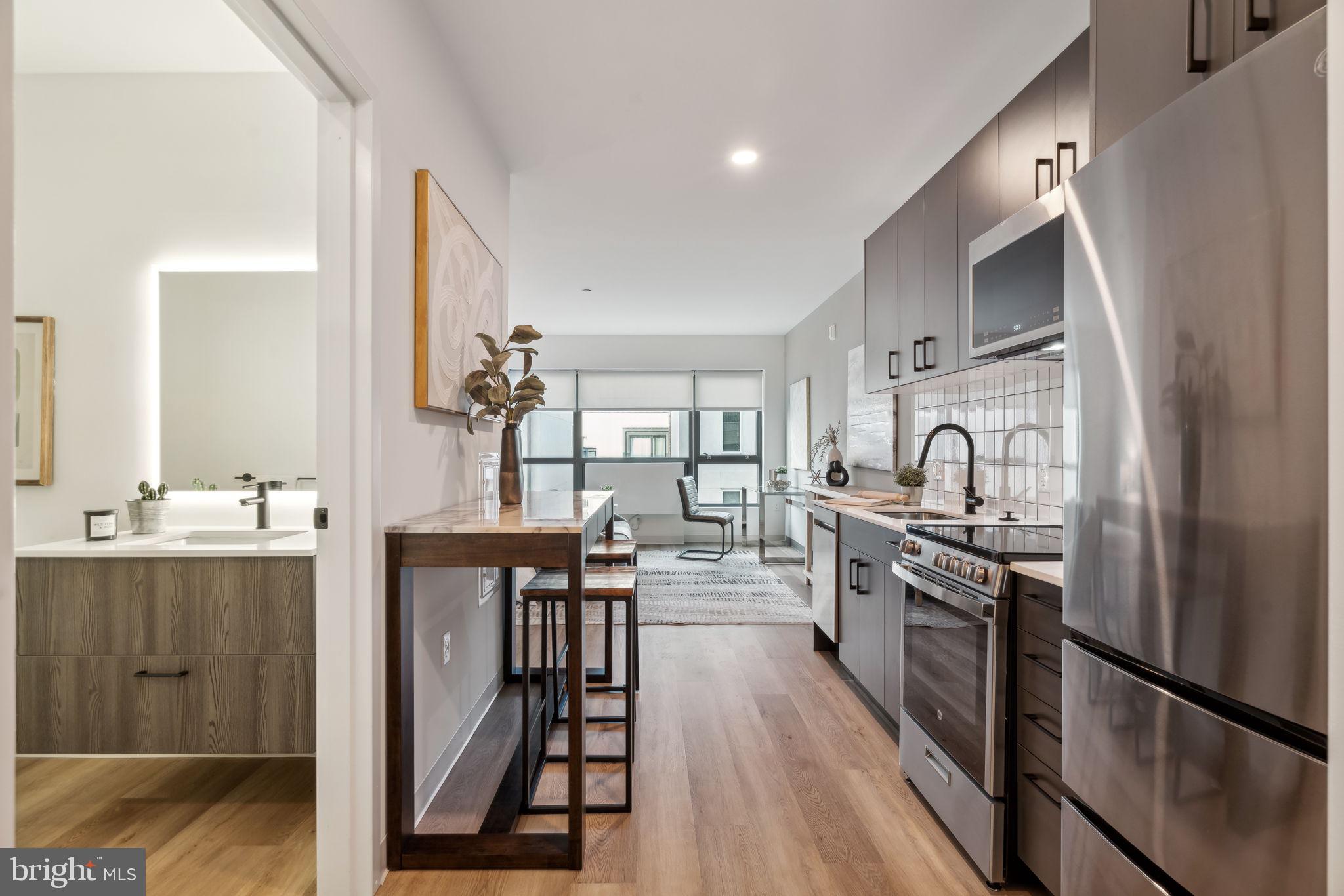 1108-20 N FRONT ST #205